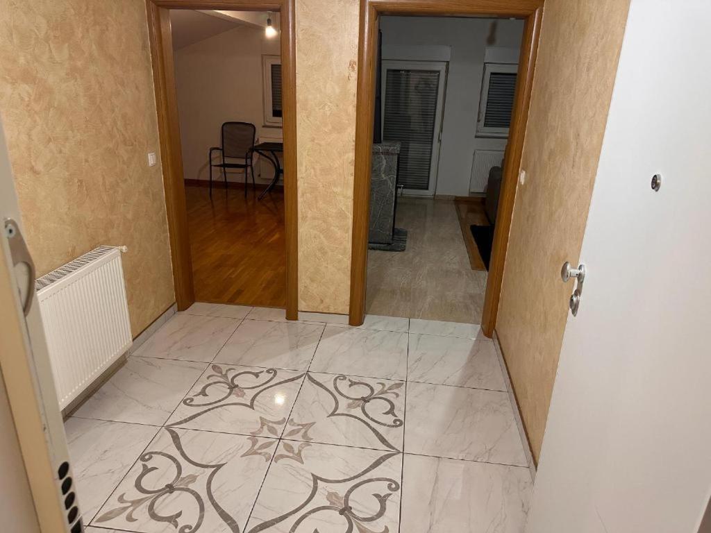 Rooms Near The Airport SJJ Eksteriør bilde